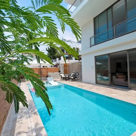 Triplex In With Pool & Partial Sea View Villa Kalkan