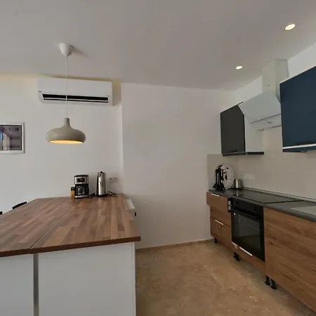 Triplex In With Pool & Partial Sea View Villa