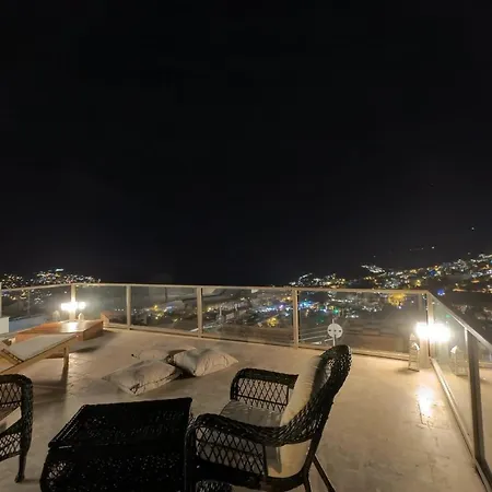 Villa Triplex In With Pool & Partial Sea View *