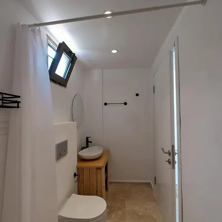 Villa Triplex In With Pool & Partial Sea View *